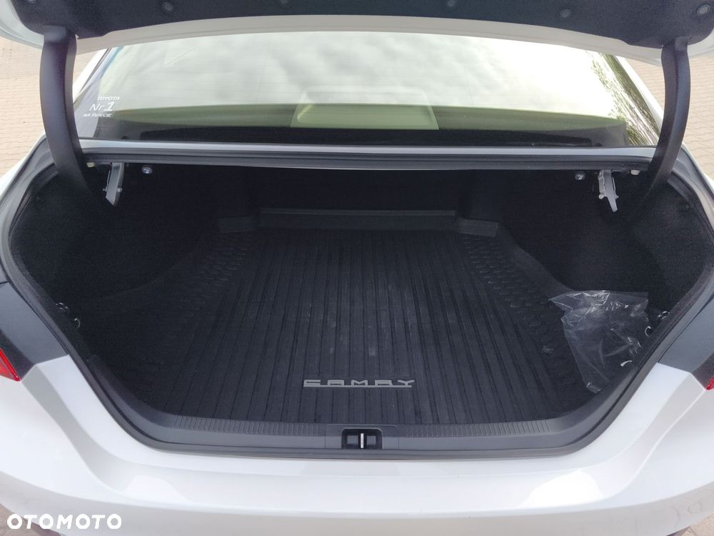 Toyota Camry 2.5 Hybrid Comfort CVT - 13
