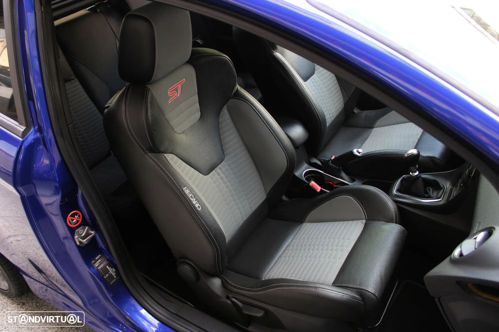 Ford Fiesta 1.6 EcoBoost ST - 27