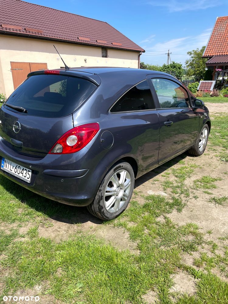 Opel Corsa 1.4 16V Cosmo - 6