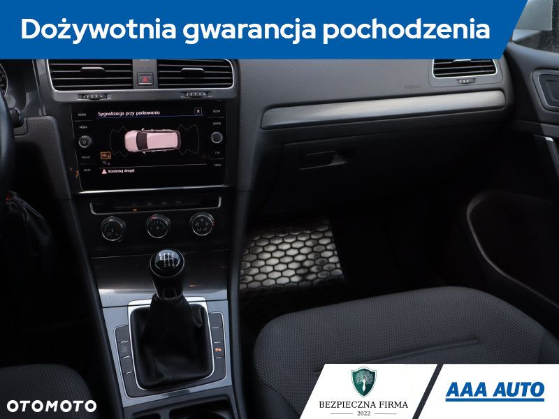 Volkswagen Golf - 9