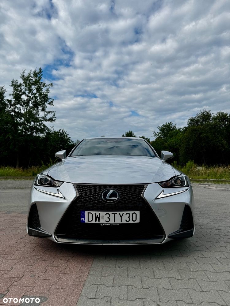 Lexus IS 200t / 300 F Sport - 5