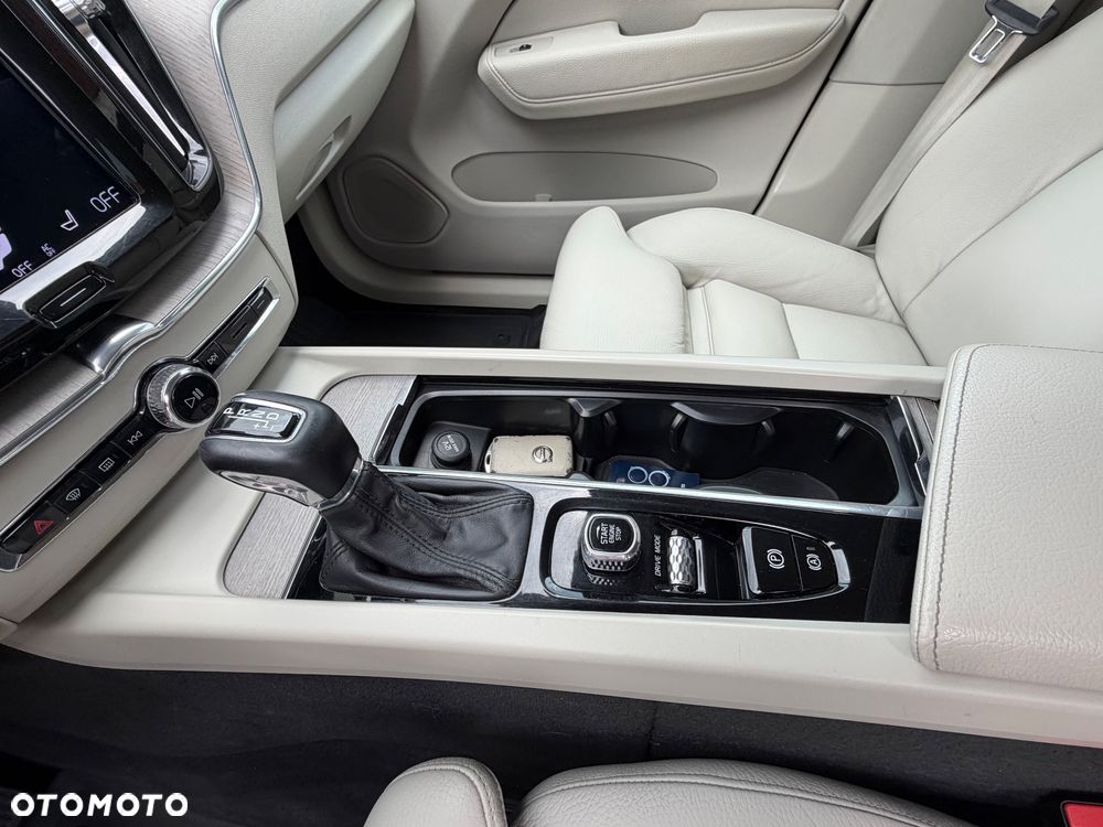 Volvo XC 60 D4 AWD Inscription - 26