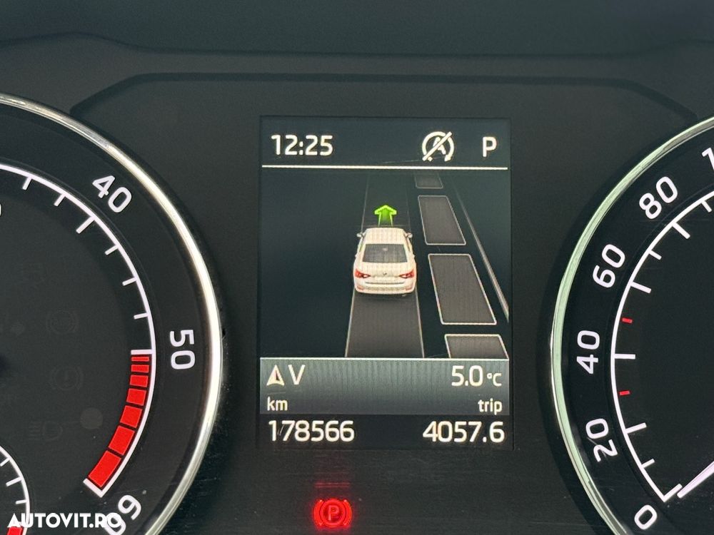 Skoda Superb 1.6 TDI DSG Style - 25