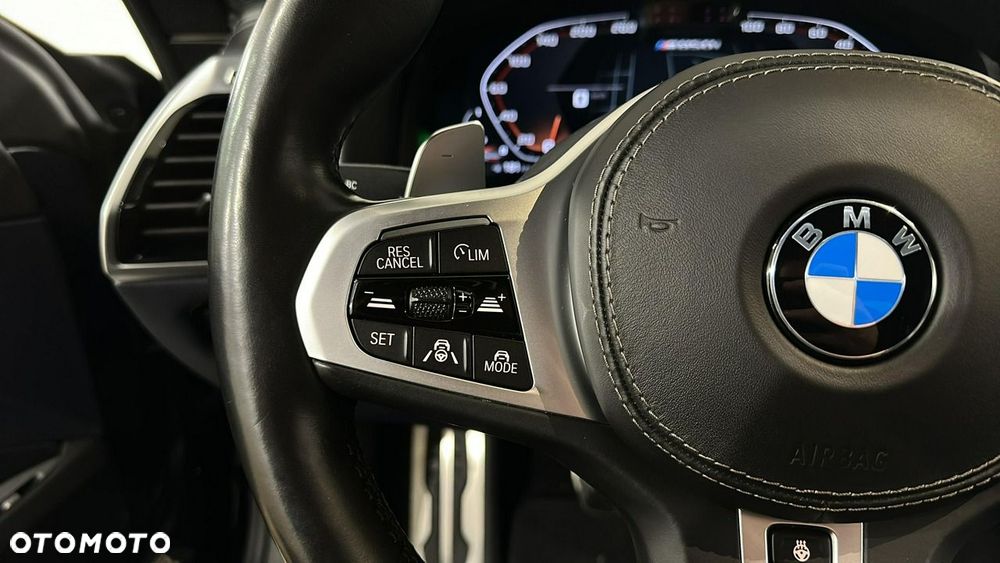 BMW Seria 8 - 22