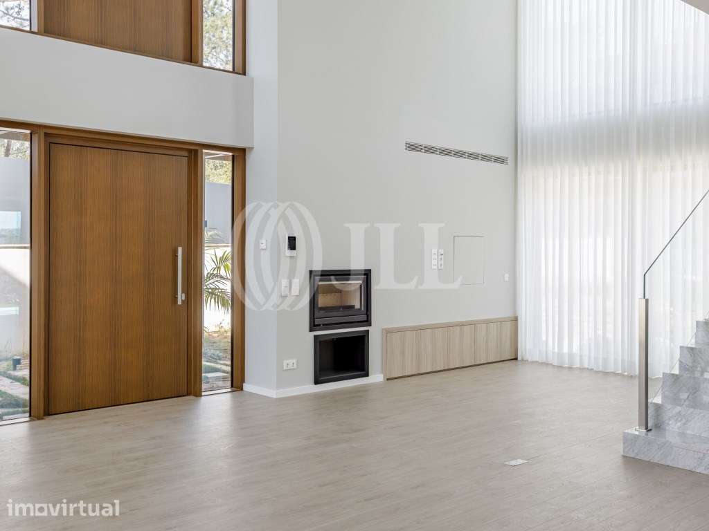 Moradia T4 com jardim e piscina no Estoril - Grande imagem: 5/33