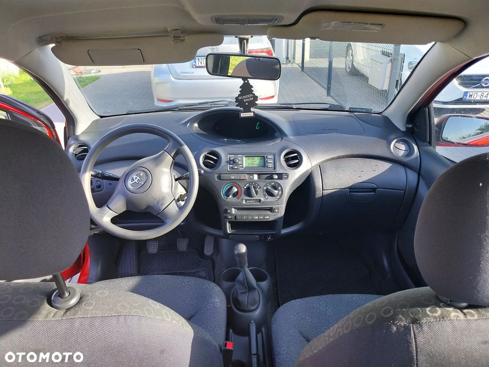 Toyota Yaris 1.0 Base - 2