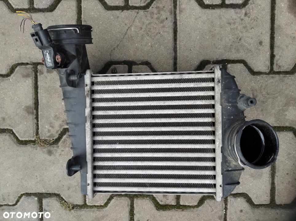 VW Passat B5 Audi intercooler prawy  2.5 TDI - 2