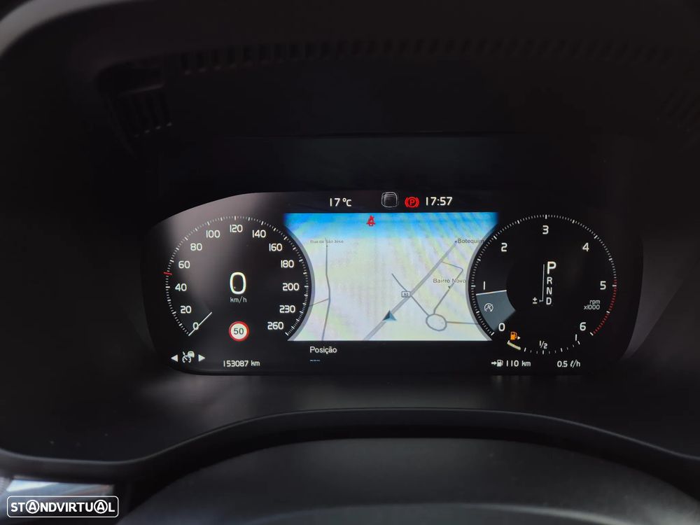 Volvo XC 60 2.0 D4 R-Design AWD Geartronic - 28