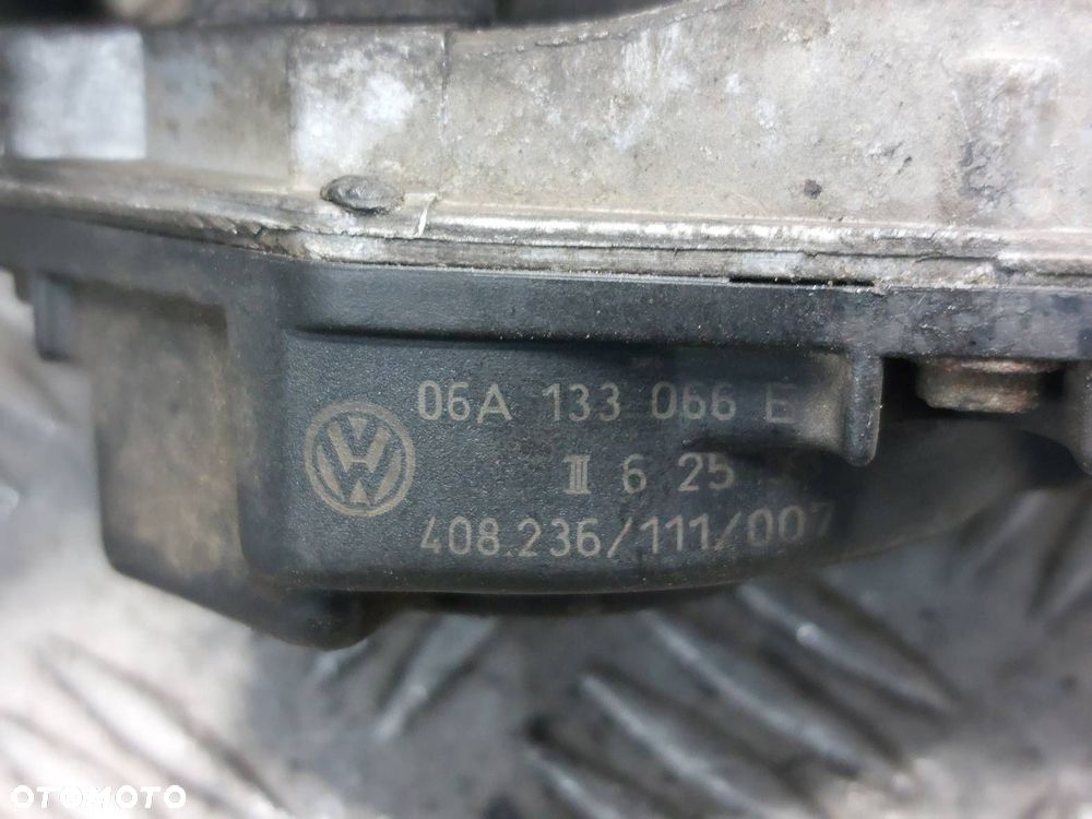 PRZEPUSTNICA VOLKSWAGEN BORA I 2.0 8V 06A133066E - 2