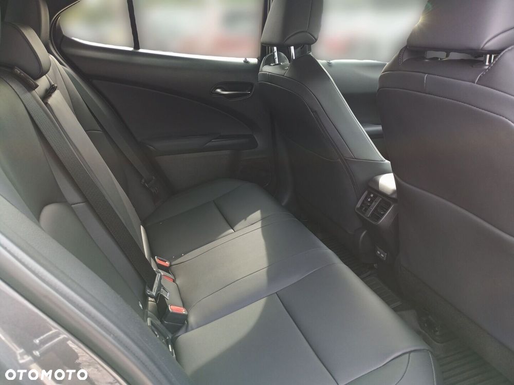 Lexus UX - 11