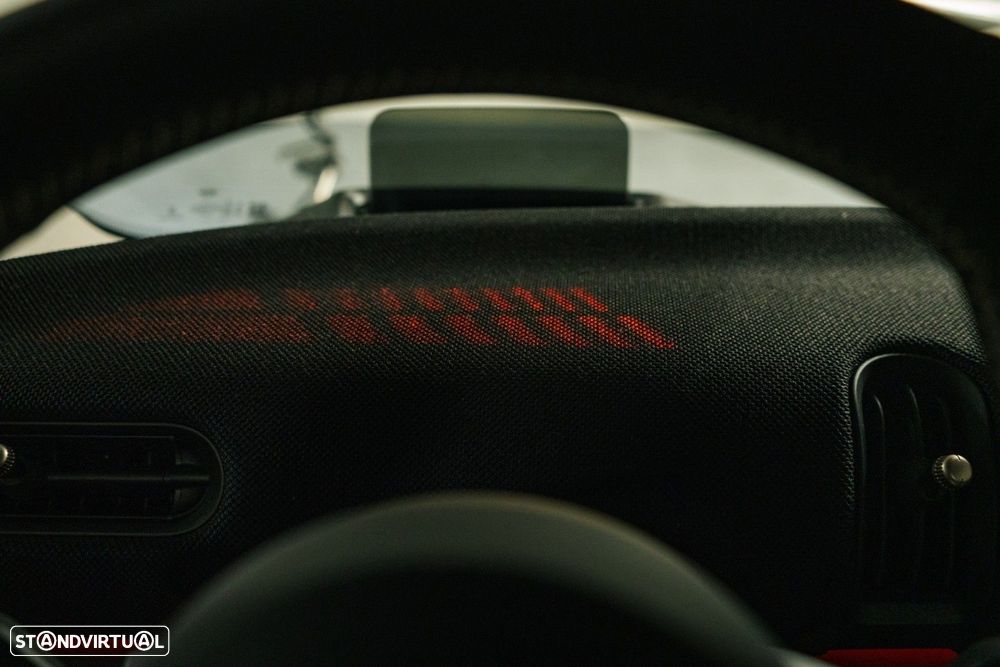 MINI 3 Portas Cooper C Essential - 40