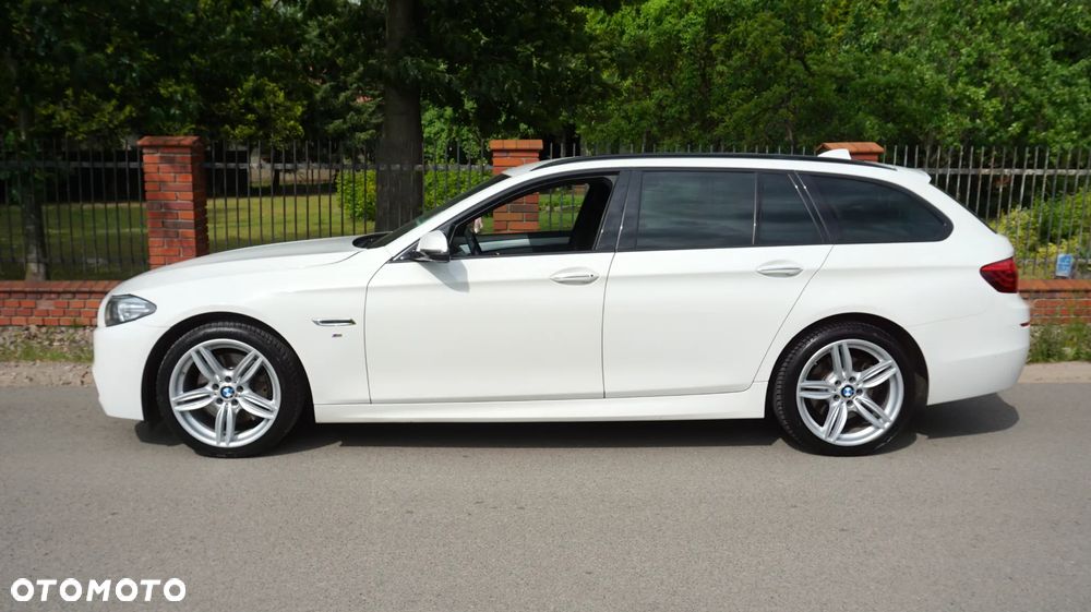 BMW Seria 5 525d xDrive Touring - 31