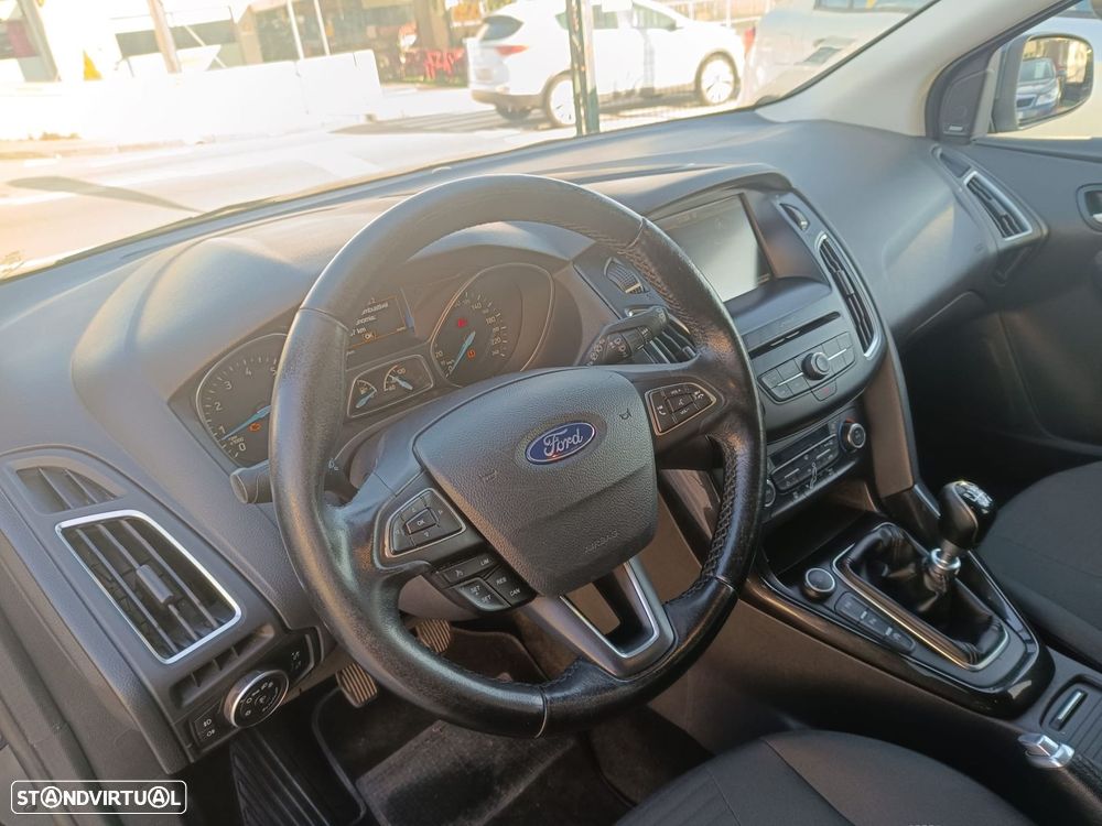 Ford Focus 1.0 SCTi ST-Line - 11