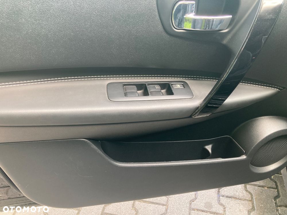 Nissan Qashqai ver-2-0-dci-4-x-4-dpf-tekna - 9