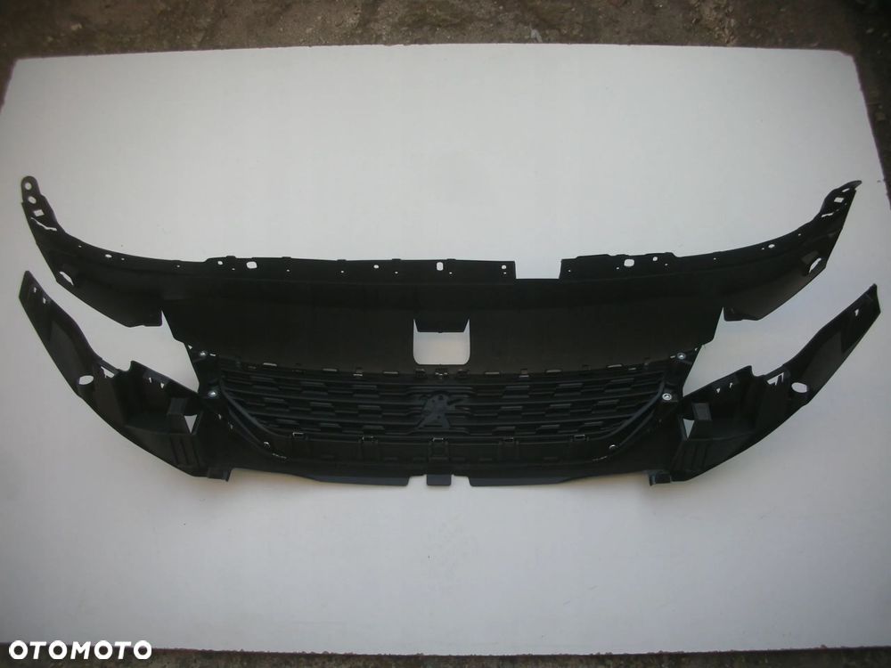 CHROM ATRAPA GRILL PEUGEOT PARTNER RIFTER III - 2