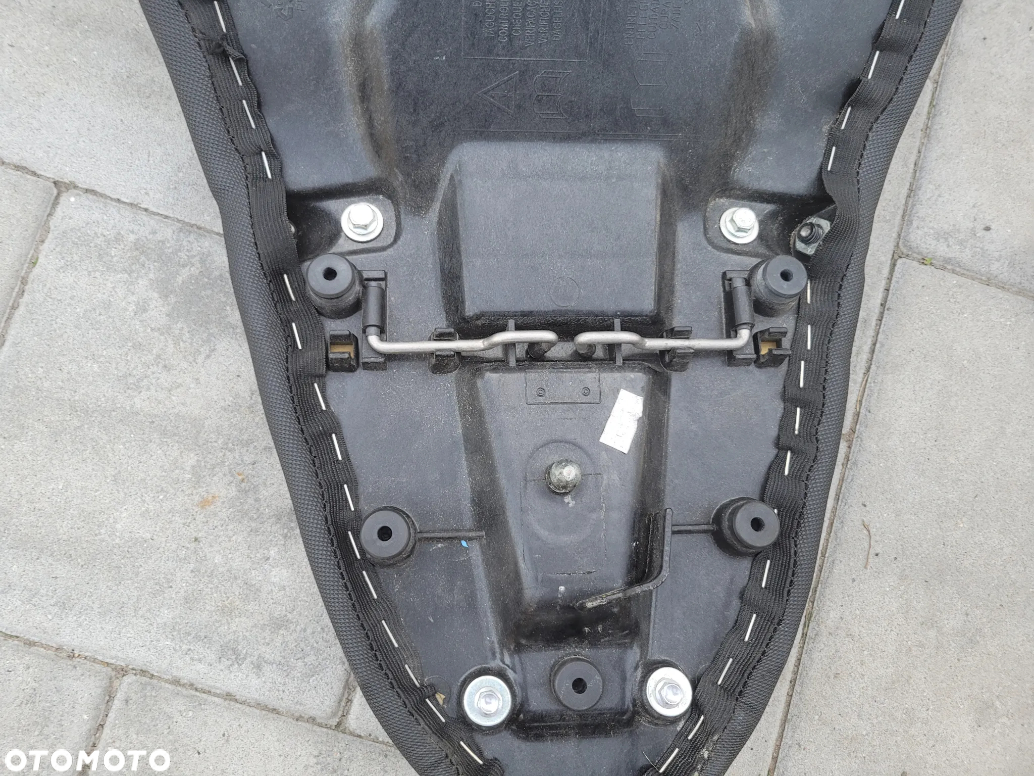 Siedzenie, fotel, kanapa Triumph Speed Triple 1050 - 25