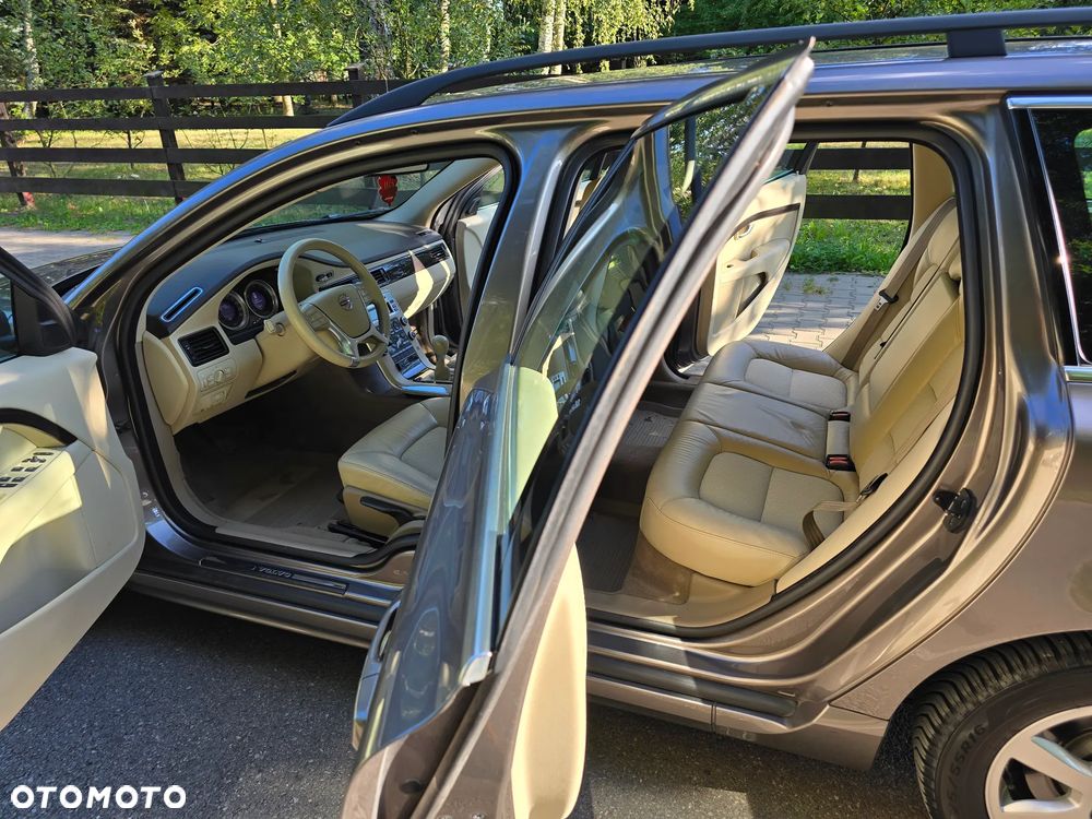 Volvo V70 2.5T Summum - 19