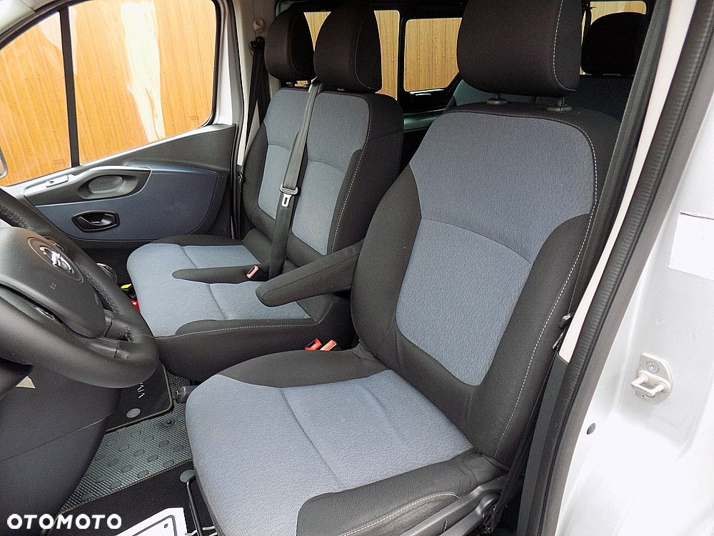 Opel Vivaro L2H1 2,9t Elegance Business - 18