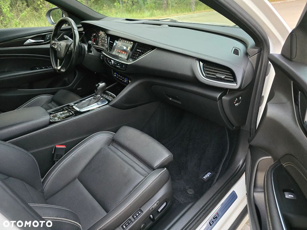 Opel Insignia 2.0 T 4x4 GSi S&S - 13
