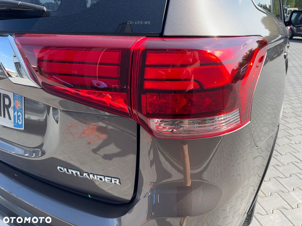 Mitsubishi Outlander 2.2 DID Instyle Navi - 11