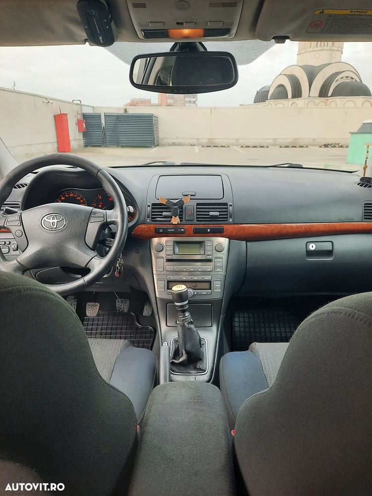 Toyota Avensis 2.2 D-4D Sedan Sol - 5