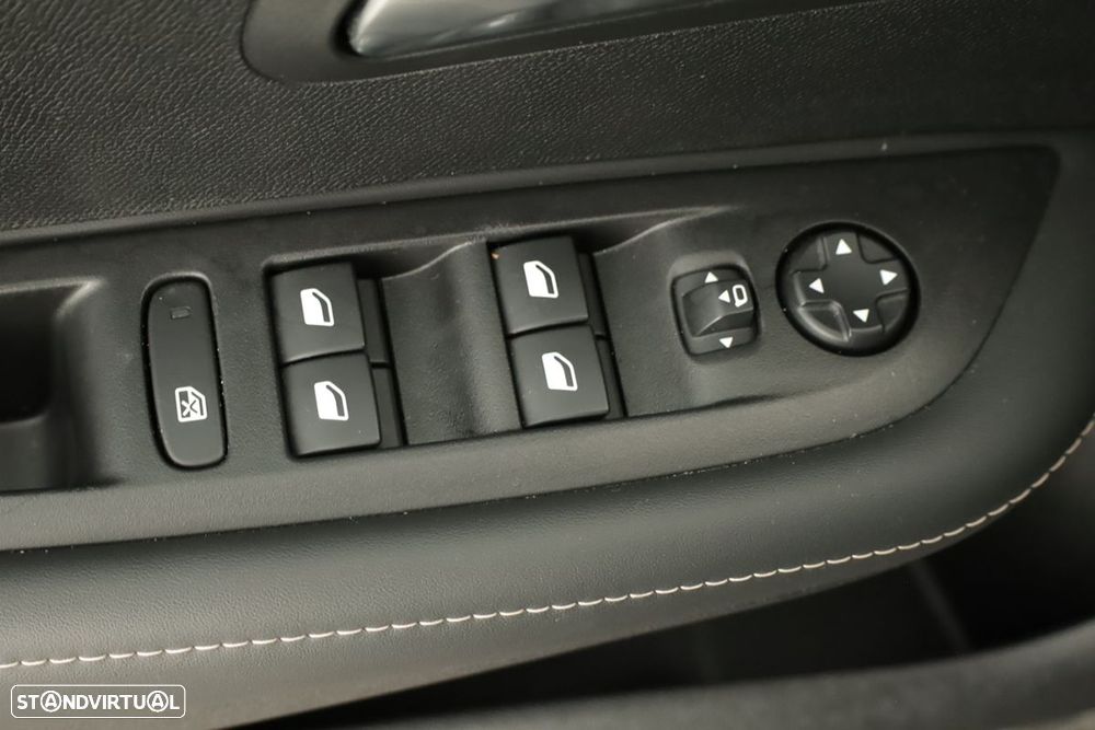 Peugeot 208 1.2 PureTech Allure - 21