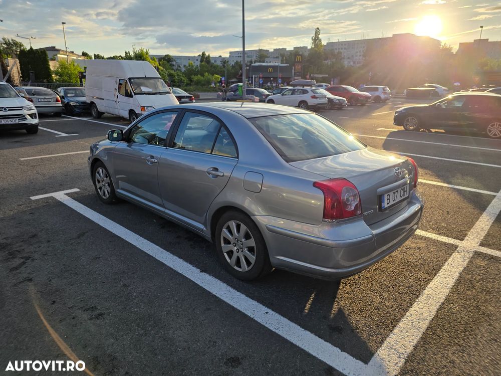 Toyota Avensis 1.8 Executiv - 6