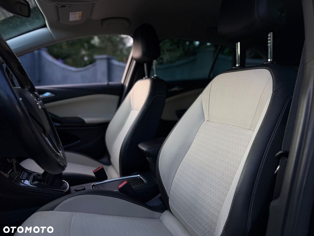 Opel Astra 1.4 Turbo Innovation - 13