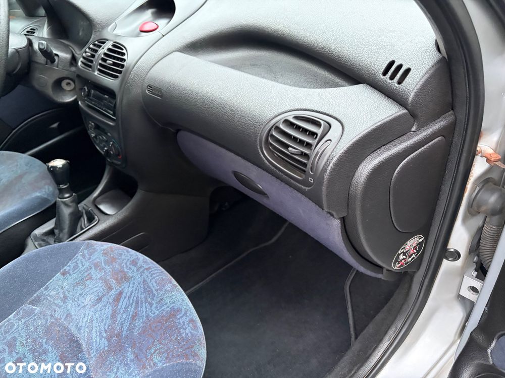 Peugeot 206 1.1 XR Presence - 12