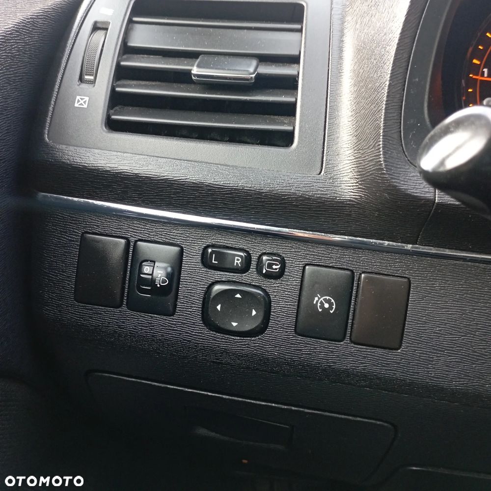 Toyota Avensis 2.2 D-CAT 2010 - 31