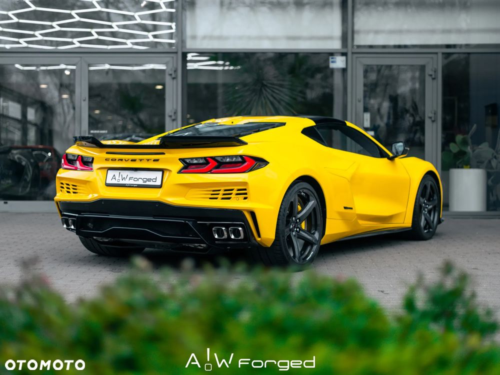 Chevrolet Corvette - 8