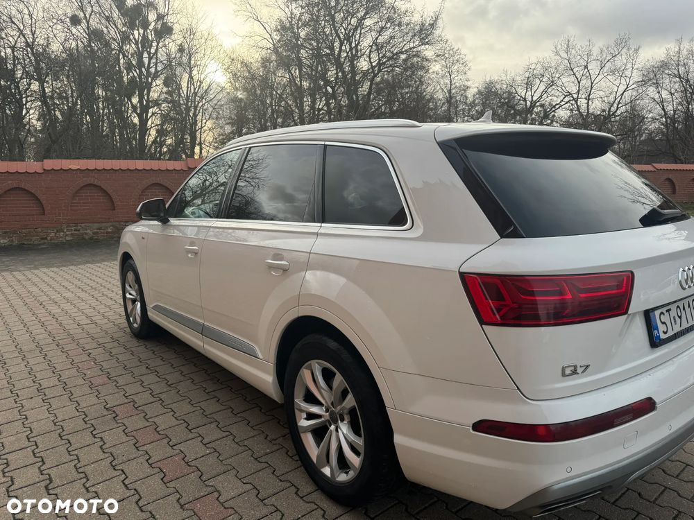 Audi Q7 3.0 TDI ultra Quattro Tiptronic - 4
