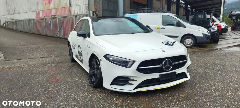 Mercedes-Benz Klasa A 250 7G-DCT AMG Line - 3