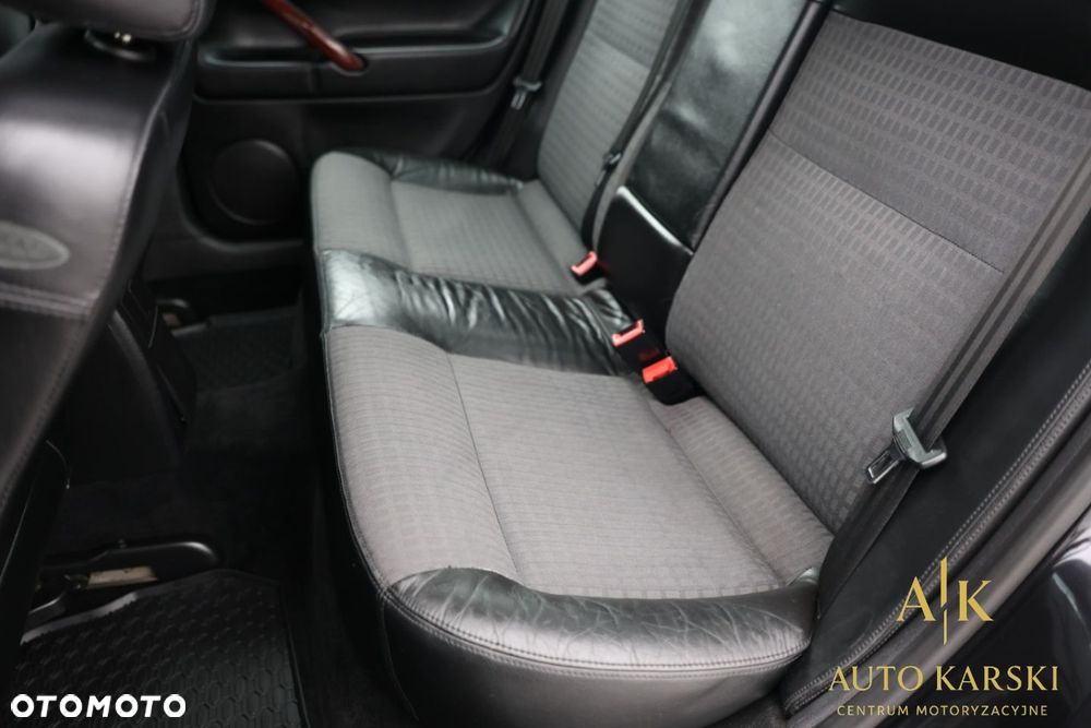 Volkswagen Passat - 32