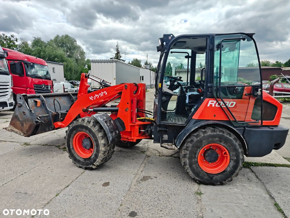 Kubota R090 - 9