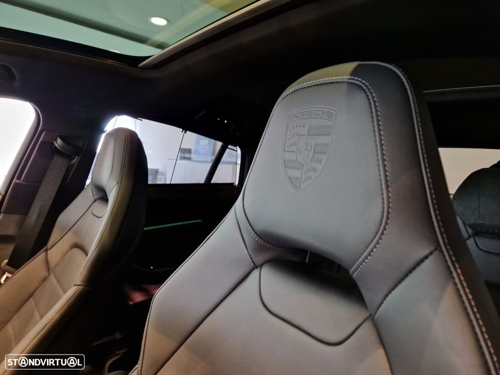 Porsche Panamera 4 E-Hybrid - 14