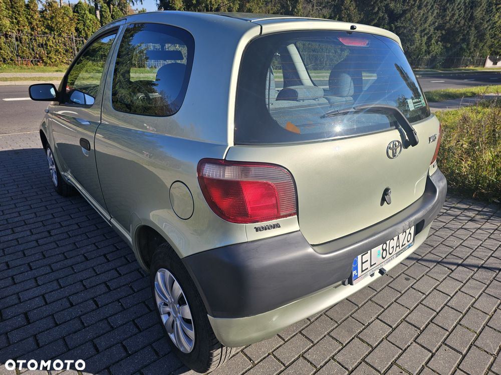 Toyota Yaris - 4
