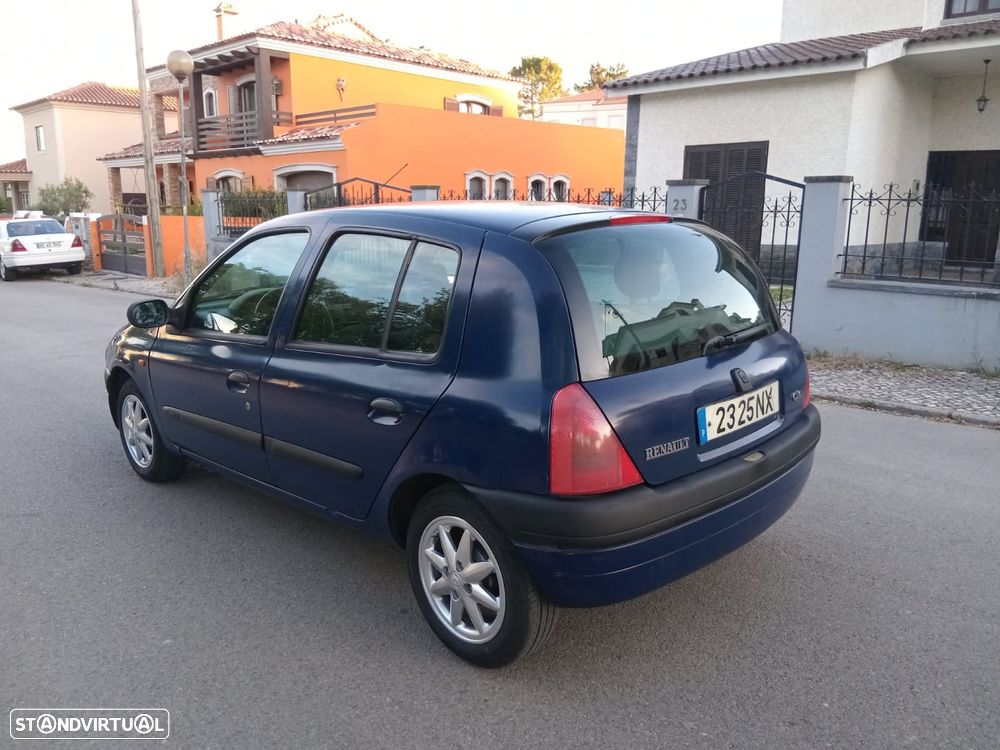 Renault Clio 1.2 RT - 4