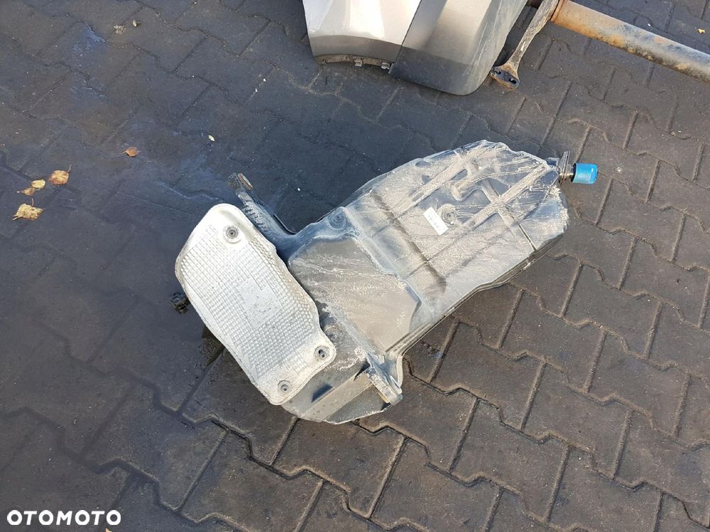 AUDI Q7 II 4M 15-19r ZBIORNIK POMPKA ADBLUE 4M0131878BB - 4