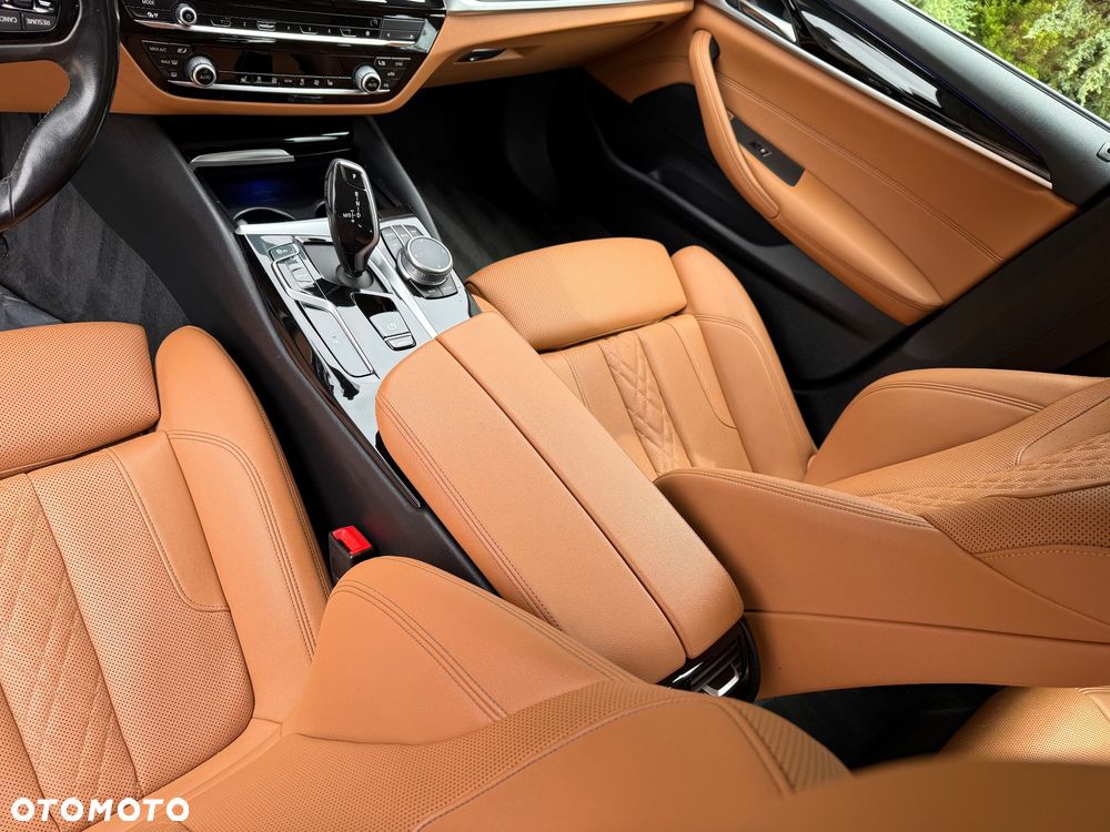 BMW Seria 5 520d M Sport Edition - 26