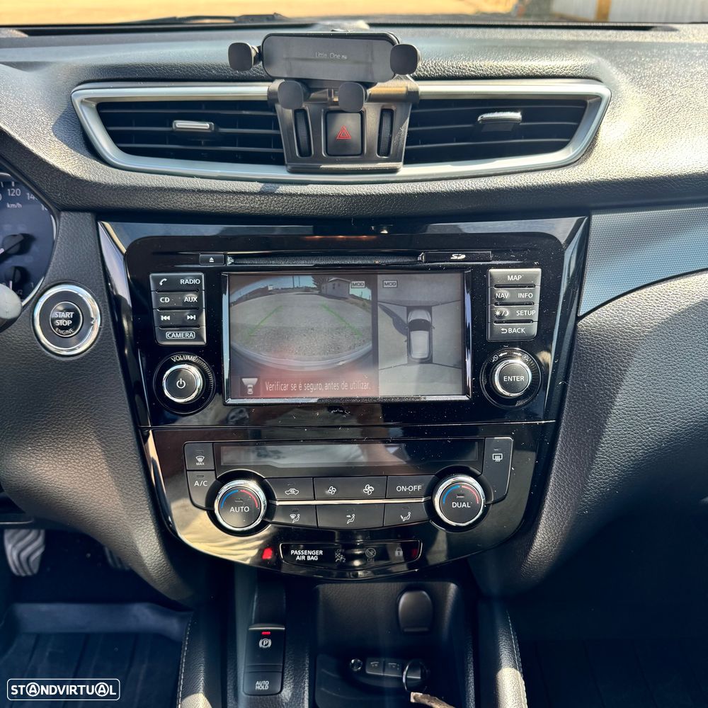 Nissan Qashqai 1.5 dCi N-Connecta J18+Led - 15