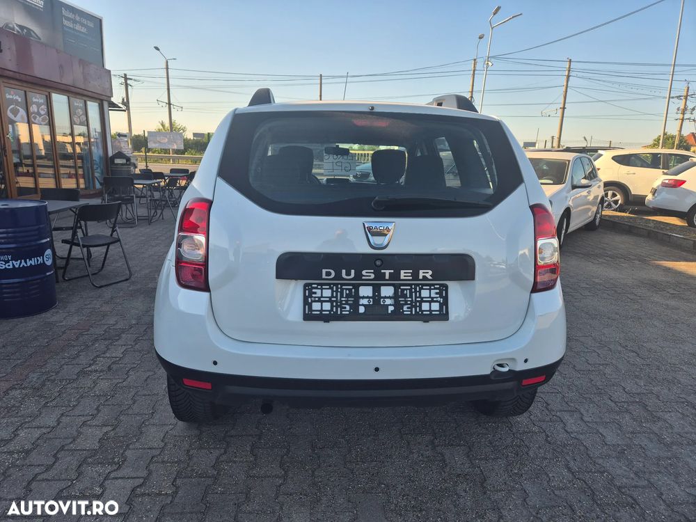 Dacia Duster 1.6 4x2 Laureate - 11