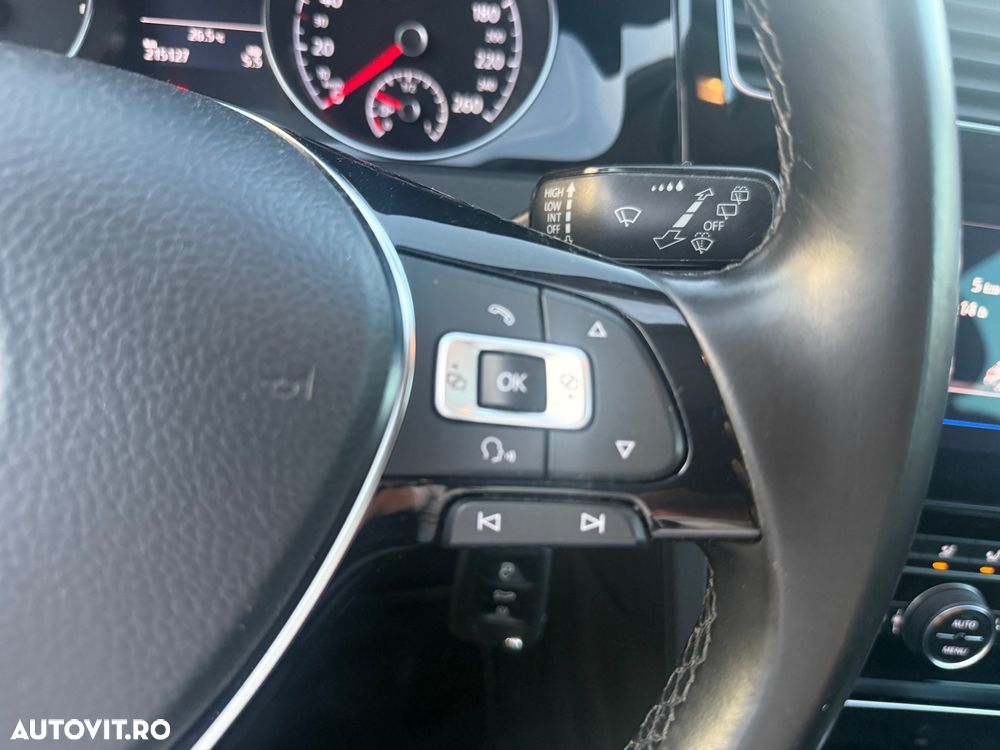 Volkswagen Golf 2.0 TDI Sound - 18