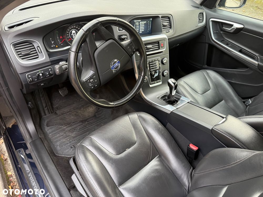 Volvo V60 D3 Summum - 11