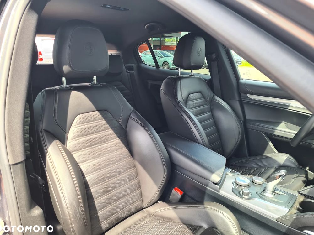 Alfa Romeo Stelvio 2.0 Turbo B-Tech Edition Q4 - 27