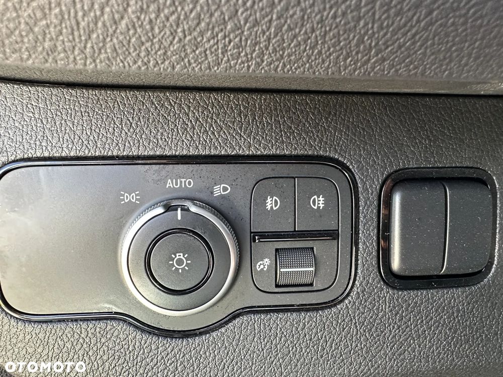 Mercedes-Benz SPRINTER 319 CDI - 11