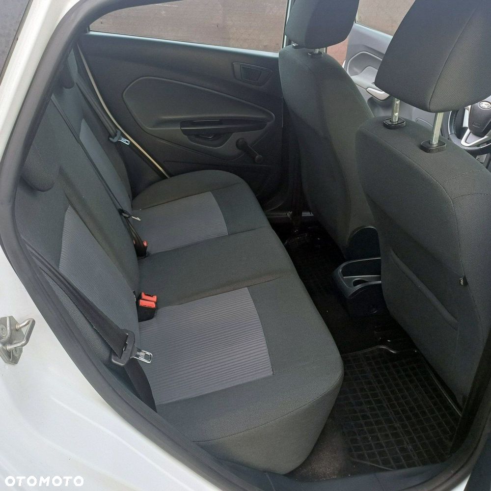 Ford Fiesta - 9