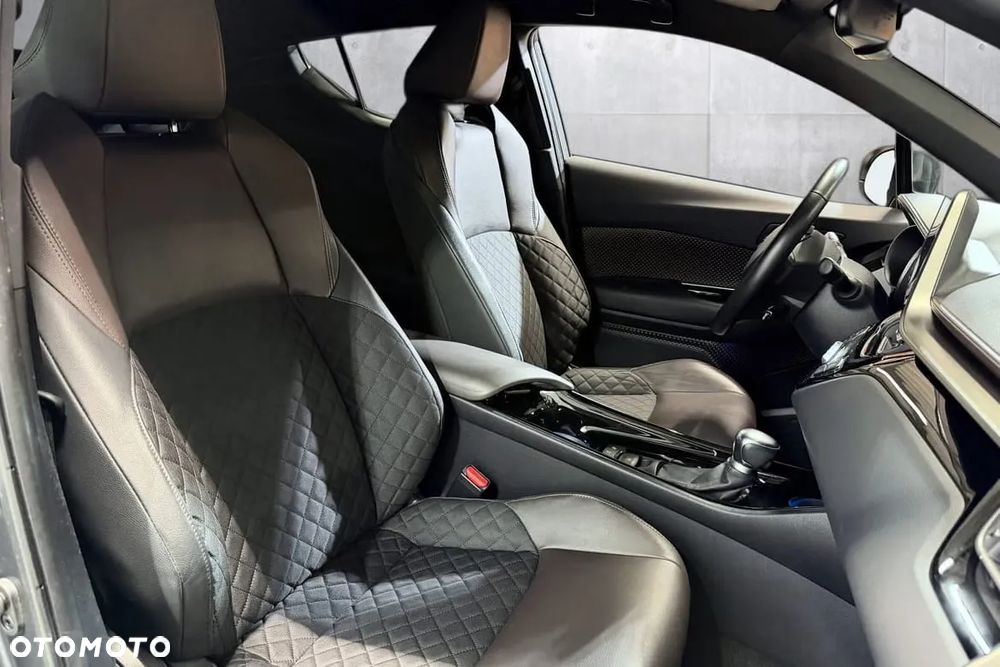 Toyota C-HR - 11