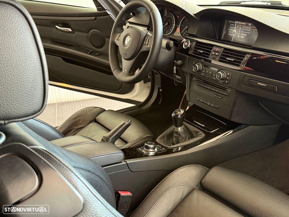 BMW 320 d xDrive Coupe Edição M - 14
