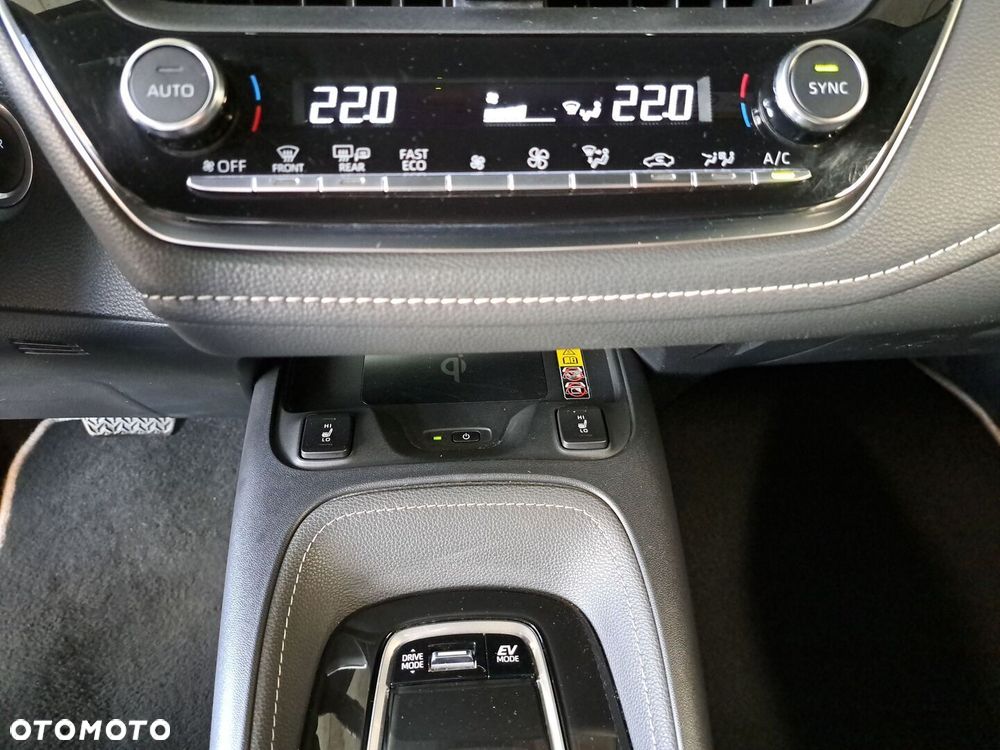 Toyota Corolla 1.8 Hybrid Style - 28